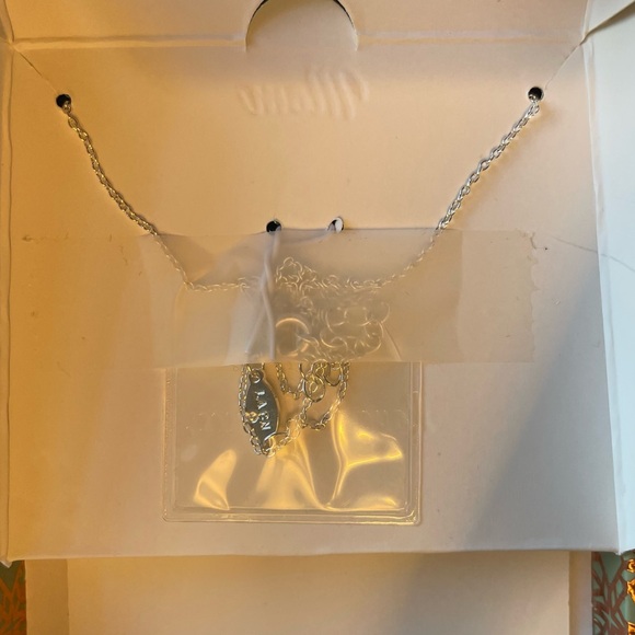 Disney Minnie Mouse Mom Love and Kisses Fine Silver Plated Rhinestone Necklace - Picture 4 of 7